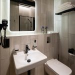 modernus vonios kambarys