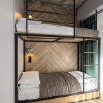 Dviaukštė lova viešbutyje